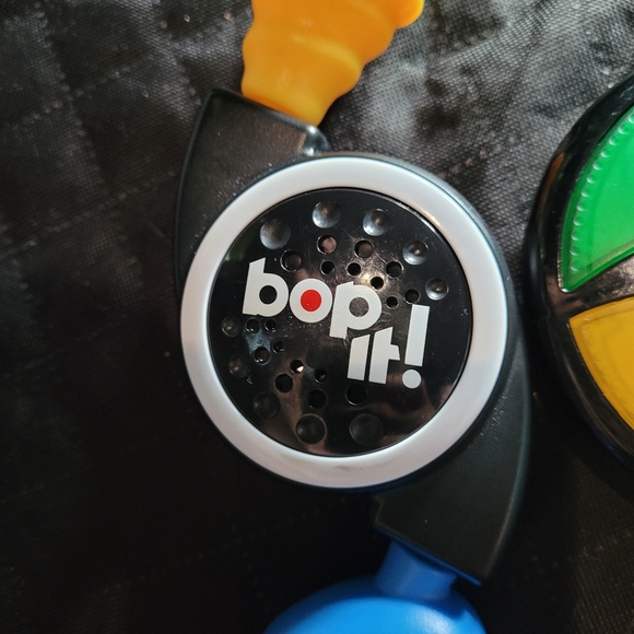 Mini Simon Says and Bop It game - Picture 2 of 5
